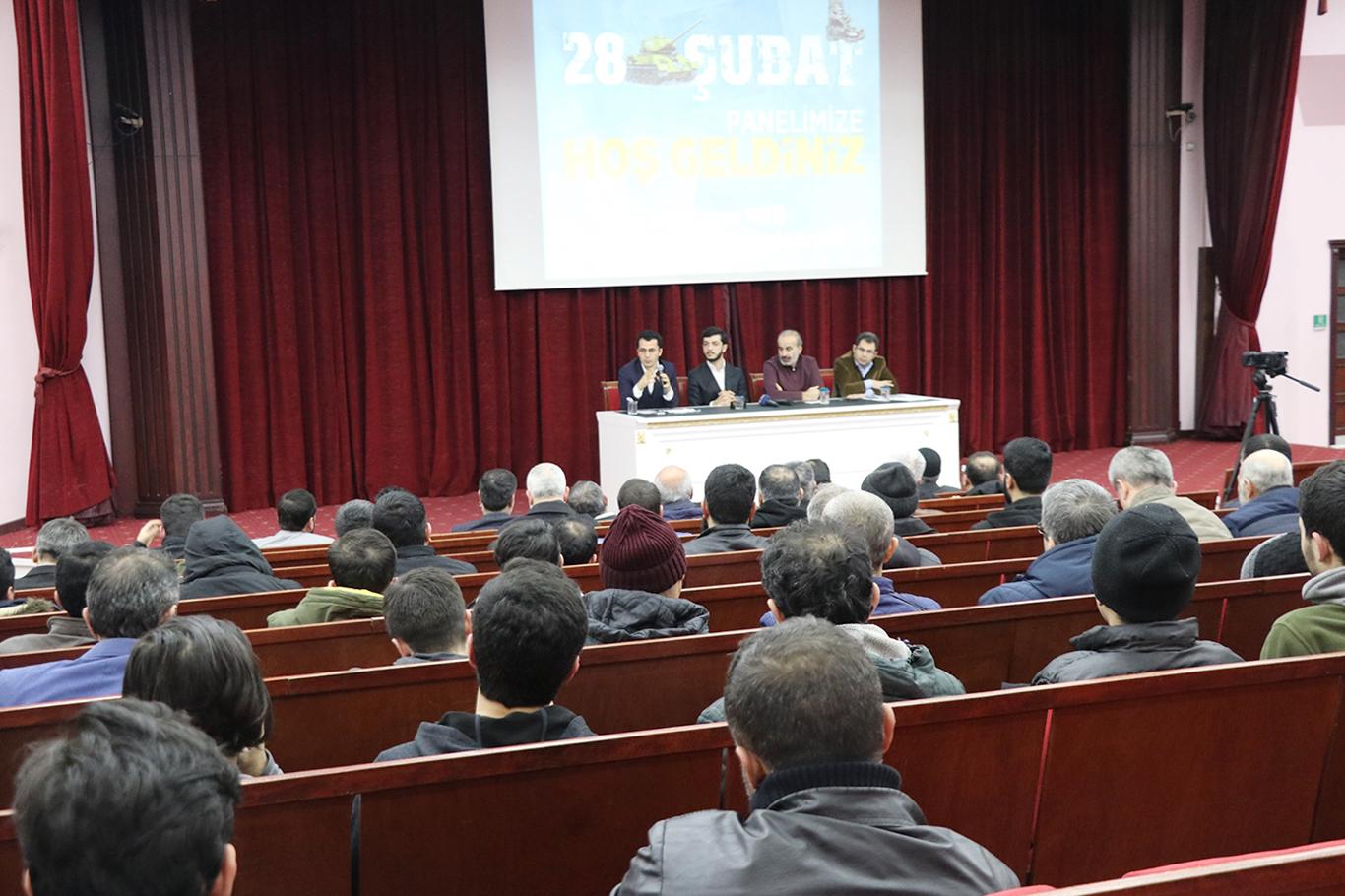İstanbul'da 28 Şubat paneli düzenlendi